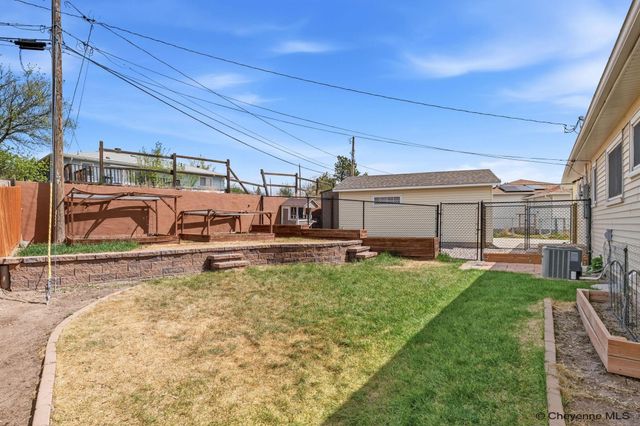 808 CAHILL DR, Cheyenne, WY 82007