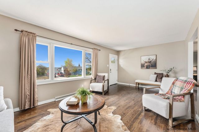 808 CAHILL DR, Cheyenne, WY 82007