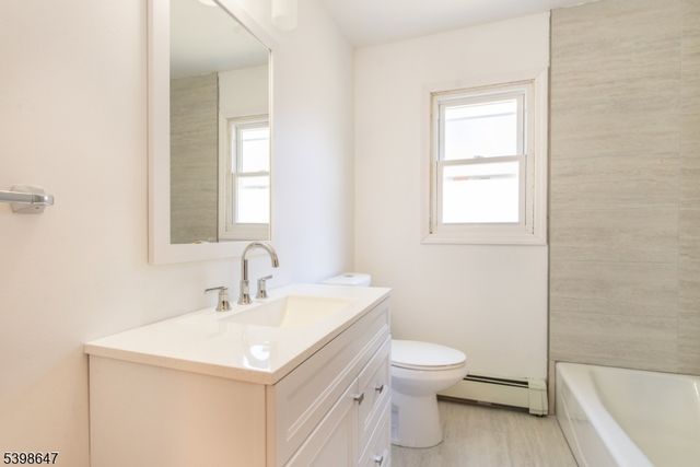 41 N 15Th St, Hawthorne Boro, NJ 07506