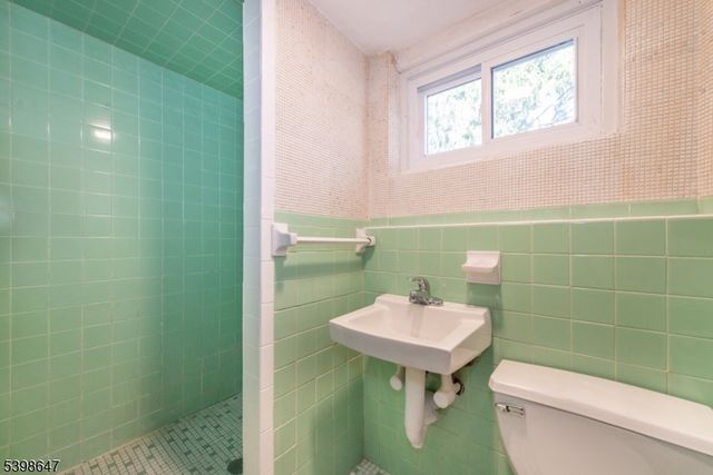 41 N 15Th St, Hawthorne Boro, NJ 07506