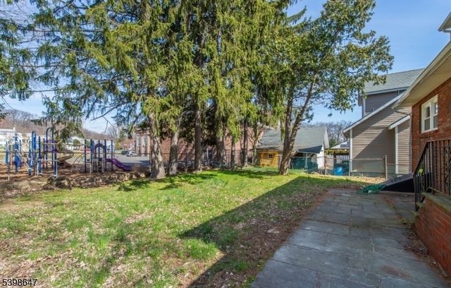 41 N 15Th St, Hawthorne Boro, NJ 07506