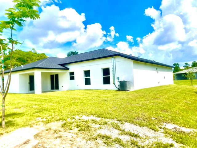 1260 Larkspur Street SE, Palm Bay, FL 32909