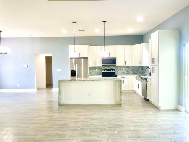 1260 Larkspur Street SE, Palm Bay, FL 32909