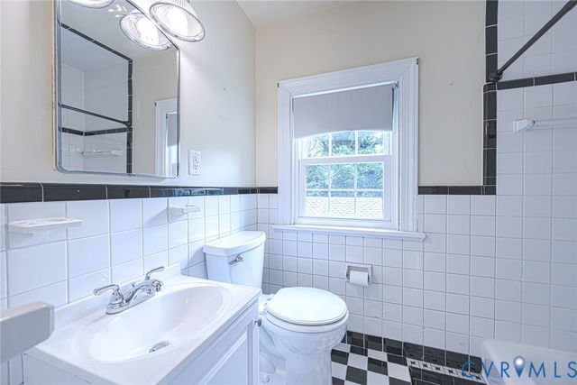 2201 Spider Dr, Henrico, VA 23228