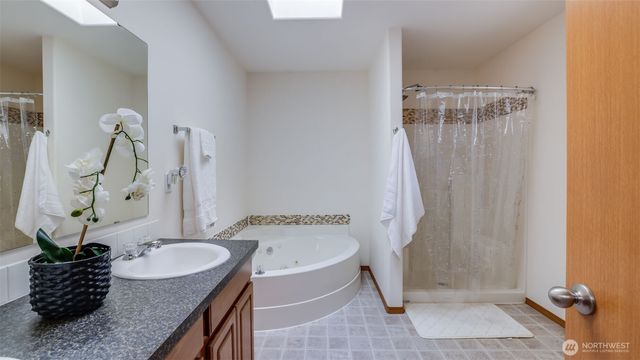 28843 213th Court SE, Kent, WA 98042