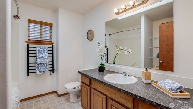 28843 213th Court SE, Kent, WA 98042