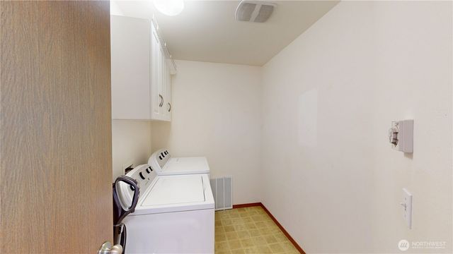28843 213th Court SE, Kent, WA 98042