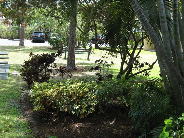 5162 NE 6th Avenue 317, Oakland Park, FL 33334