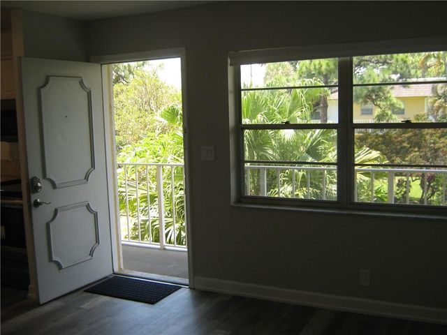 5162 NE 6th Avenue 317, Oakland Park, FL 33334