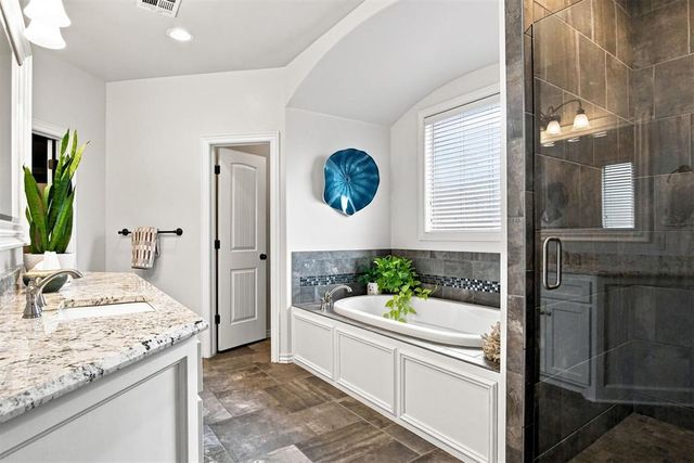 1017 Bayonne Bridge Court, Edmond, OK 73034