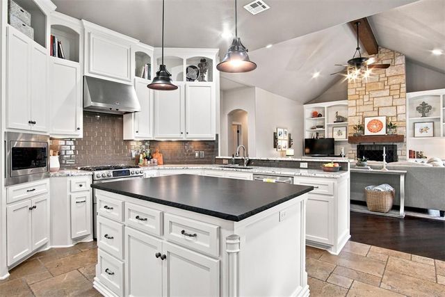 1017 Bayonne Bridge Court, Edmond, OK 73034