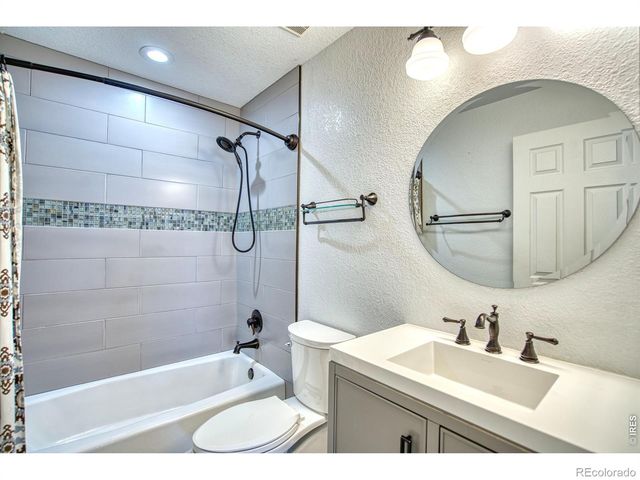 10595 Butte Drive, Longmont, CO 80504