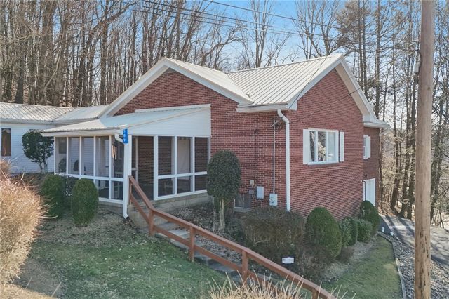 509 1st Street Ext, Kiskiminetas Twp, PA 15613
