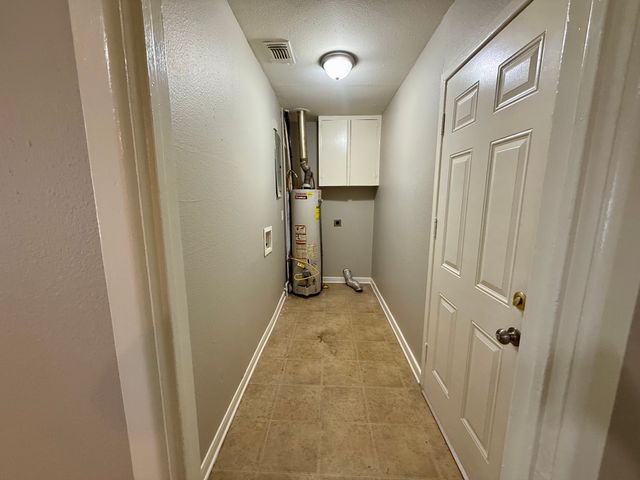 215 W Tennie Street, Gainesville, TX 76240