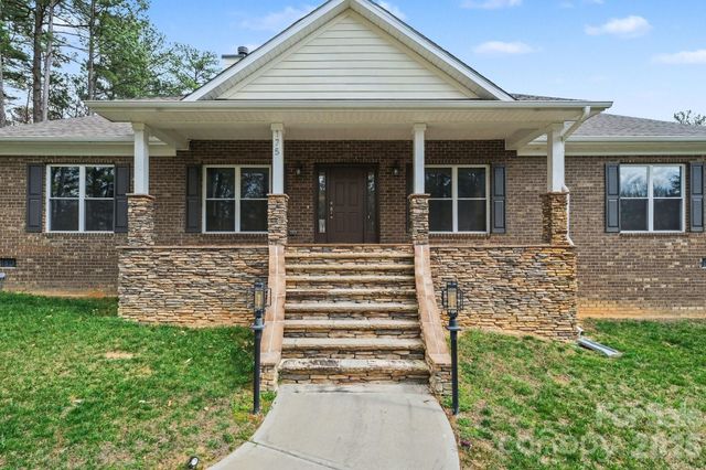 175 Cox Lake Road, Stanley, NC 28164