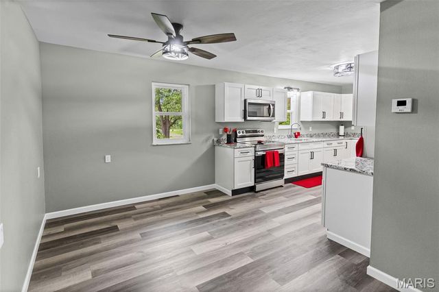 411 E Roosevelt Drive, Moro, IL 62067