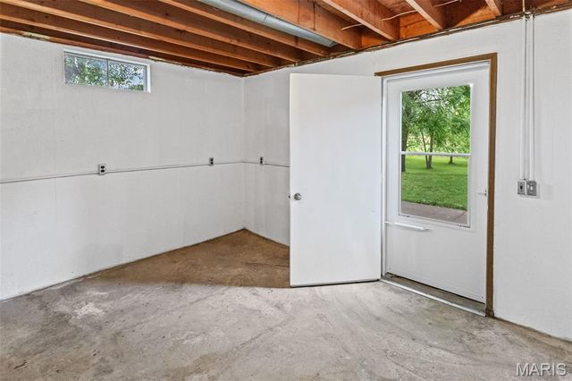 411 E Roosevelt Drive, Moro, IL 62067