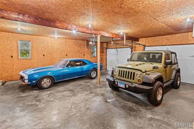 411 E Roosevelt Drive, Moro, IL 62067