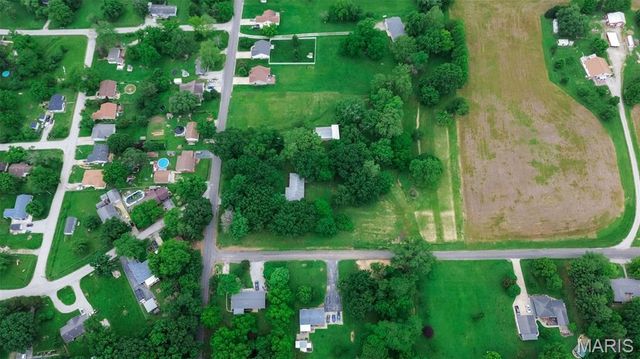 411 E Roosevelt Drive, Moro, IL 62067
