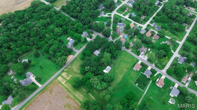 411 E Roosevelt Drive, Moro, IL 62067