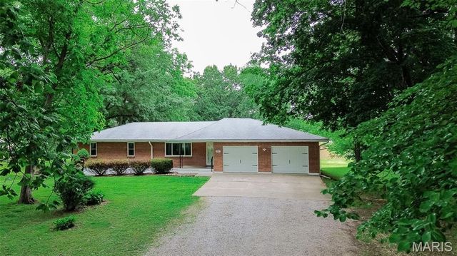 411 E Roosevelt Drive, Moro, IL 62067