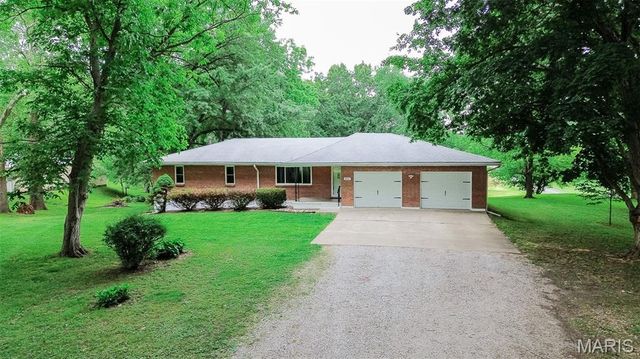 411 E Roosevelt Drive, Moro, IL 62067