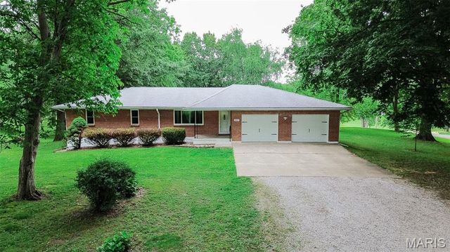 411 E Roosevelt Drive, Moro, IL 62067