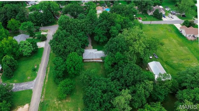 411 E Roosevelt Drive, Moro, IL 62067