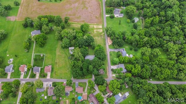 411 E Roosevelt Drive, Moro, IL 62067