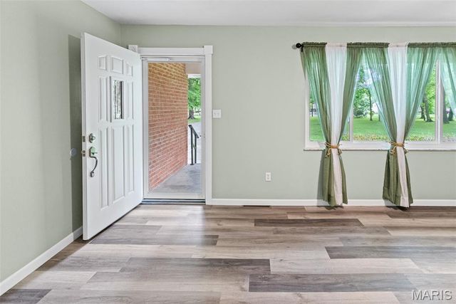 411 E Roosevelt Drive, Moro, IL 62067