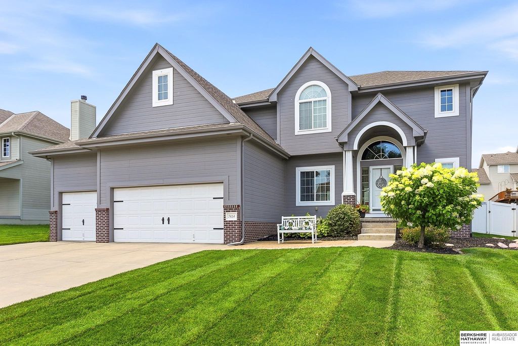 7414 S 171 Street, Omaha, NE 68136
