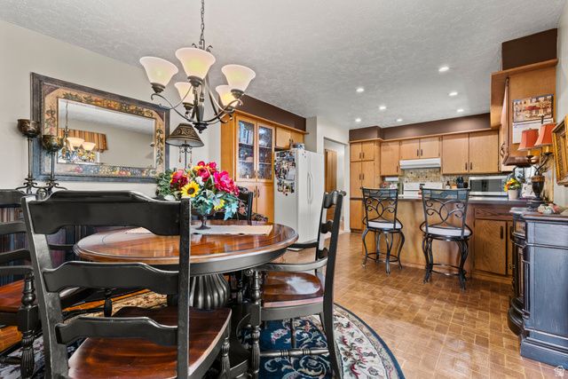 703 EMERALD DR, Bountiful, UT 84010