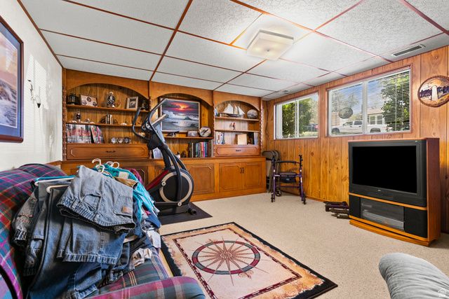 703 EMERALD DR, Bountiful, UT 84010