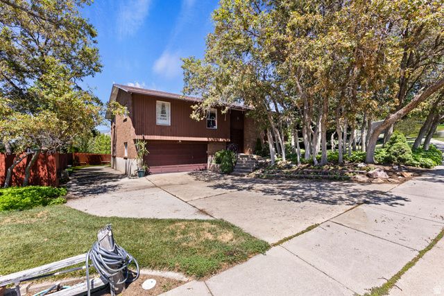 703 EMERALD DR, Bountiful, UT 84010