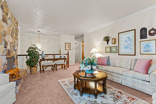 703 EMERALD DR, Bountiful, UT 84010