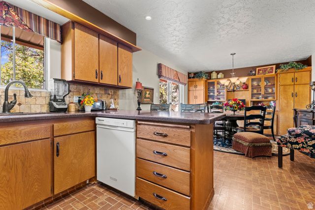703 EMERALD DR, Bountiful, UT 84010