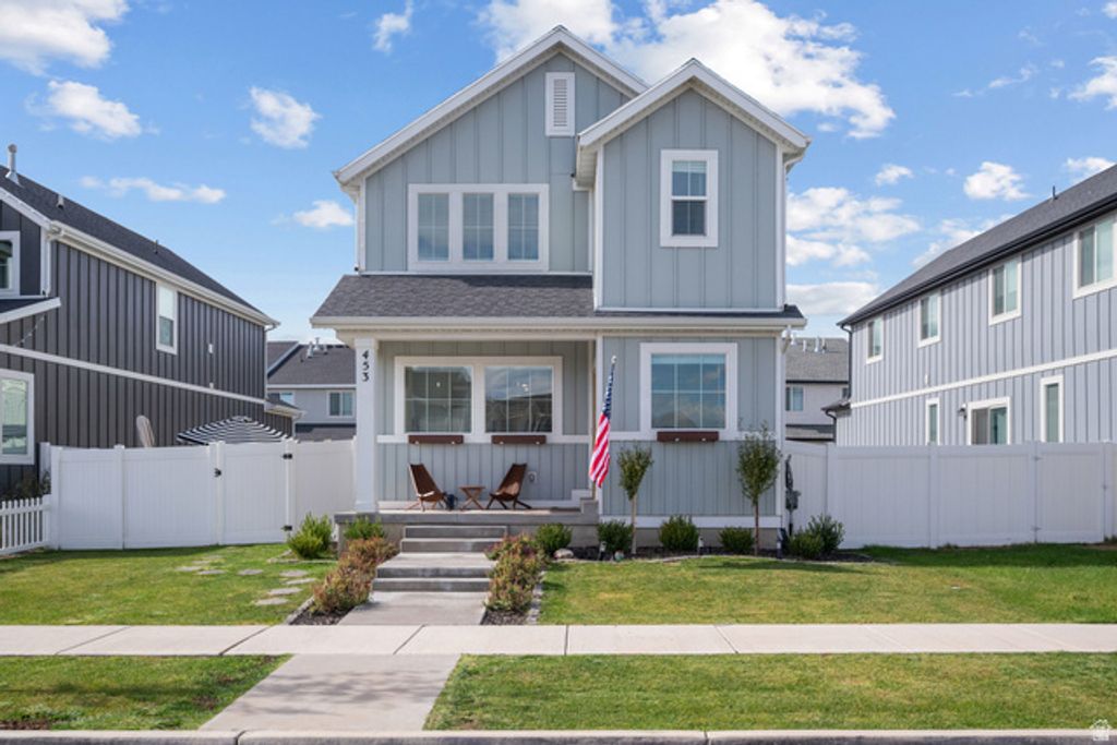 Image 1 of property listing at 453 N NORTHSHORE DR, Saratoga Springs, UT 84045