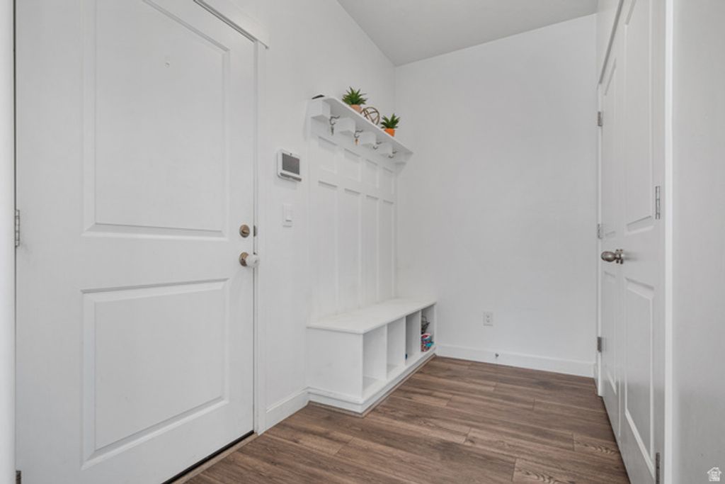 Image 14 of property listing at 453 N NORTHSHORE DR, Saratoga Springs, UT 84045