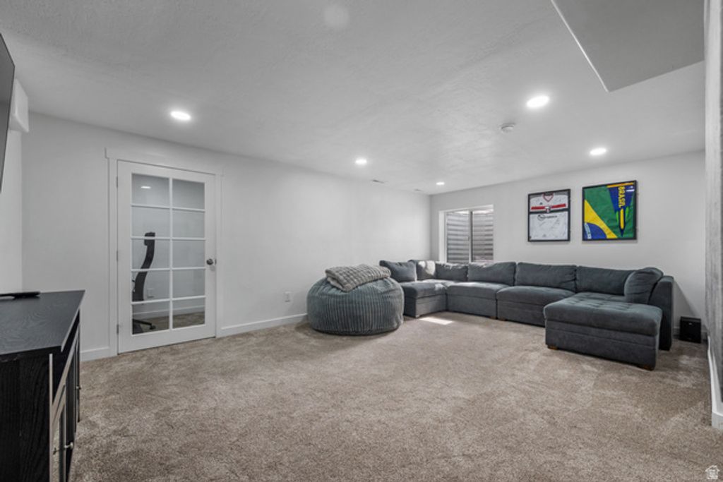 Image 25 of property listing at 453 N NORTHSHORE DR, Saratoga Springs, UT 84045