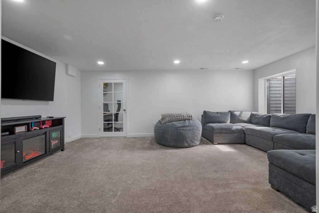 Image 26 of property listing at 453 N NORTHSHORE DR, Saratoga Springs, UT 84045