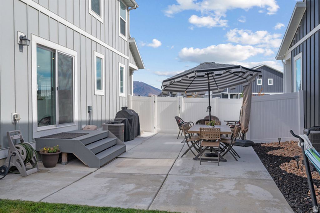 Image 32 of property listing at 453 N NORTHSHORE DR, Saratoga Springs, UT 84045