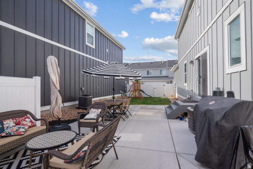 Image 33 of property listing at 453 N NORTHSHORE DR, Saratoga Springs, UT 84045