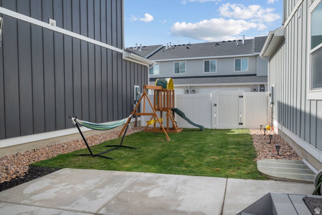 Image 34 of property listing at 453 N NORTHSHORE DR, Saratoga Springs, UT 84045