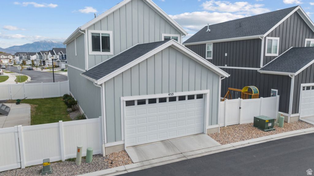 Image 35 of property listing at 453 N NORTHSHORE DR, Saratoga Springs, UT 84045