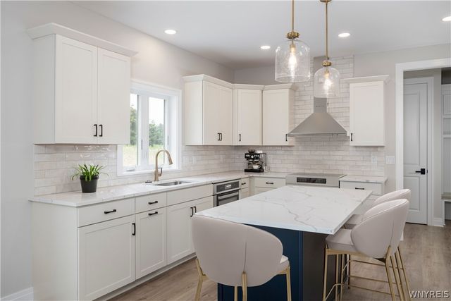 5693 Dorothy Circle, Clarence, NY 14032