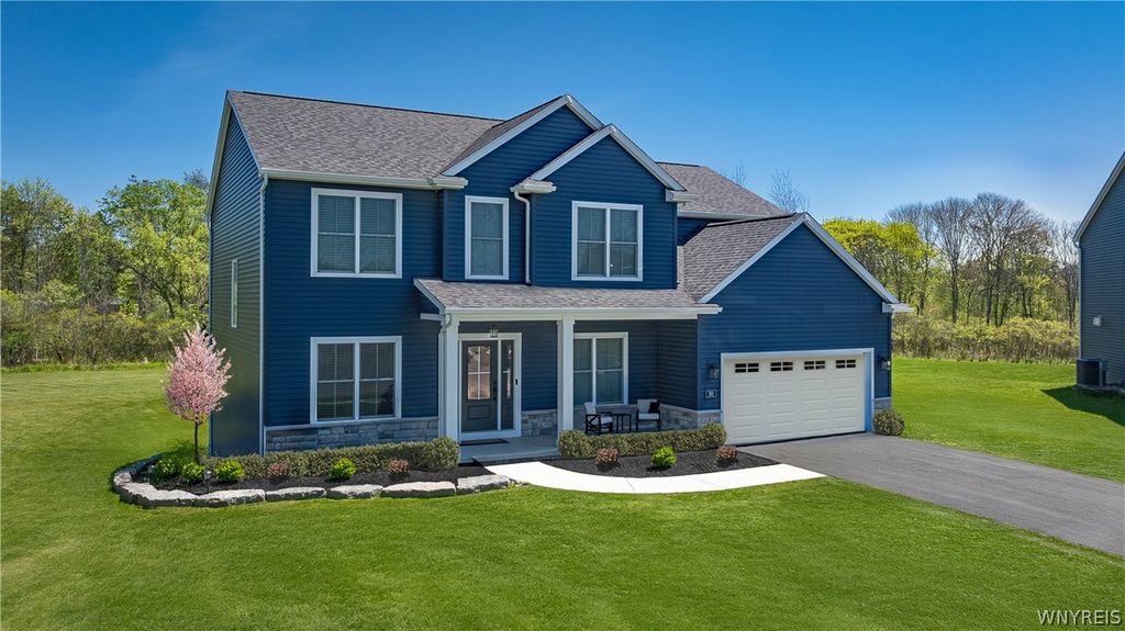 5693 Dorothy Circle, Clarence, NY 14032