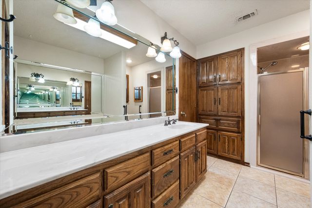 1014 Kingston Drive, Mansfield, TX 76063