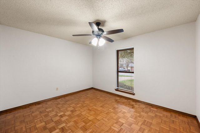 1014 Kingston Drive, Mansfield, TX 76063