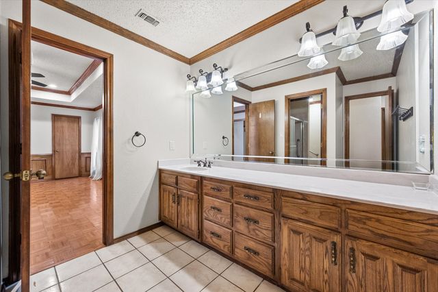 1014 Kingston Drive, Mansfield, TX 76063