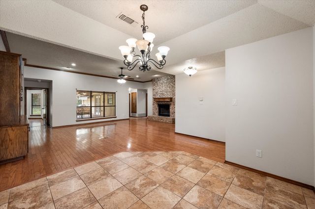 1014 Kingston Drive, Mansfield, TX 76063